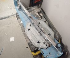 Tile cutter
