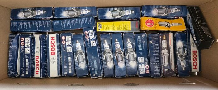 500+ Bosch Beru Spark Plugs JOT LOT