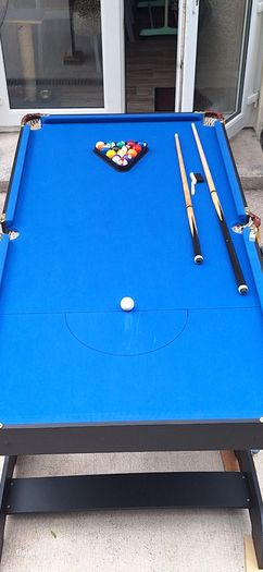 Pool table