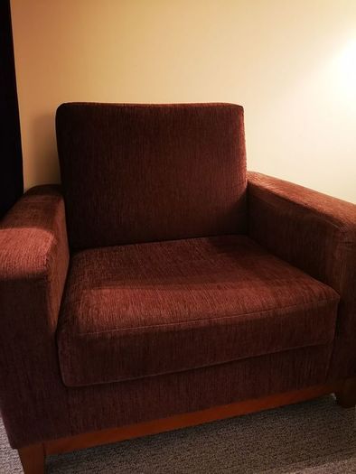 3 armchairs(can be sold separately)