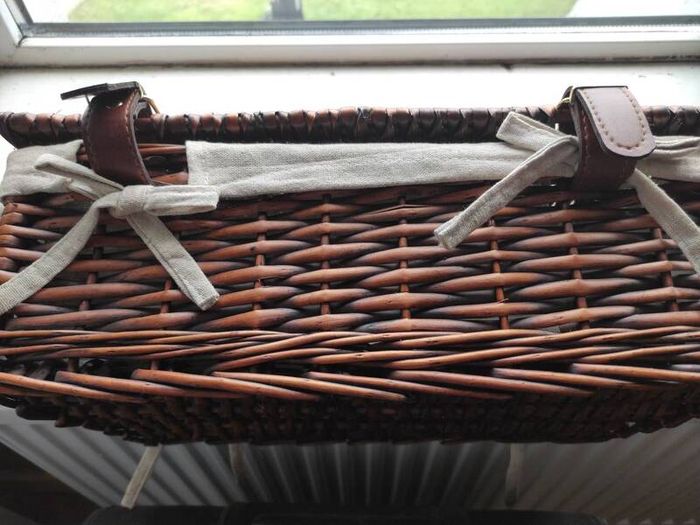 Beautiful Wicker Picnic Basket