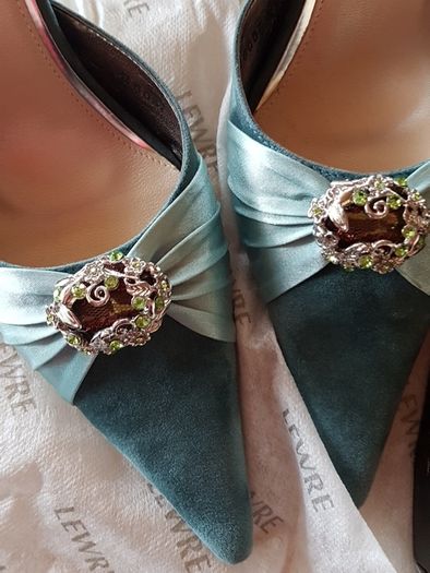 New shoes size 39