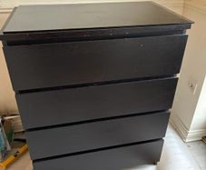 Chest of drawers