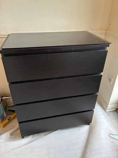 Chest of drawers