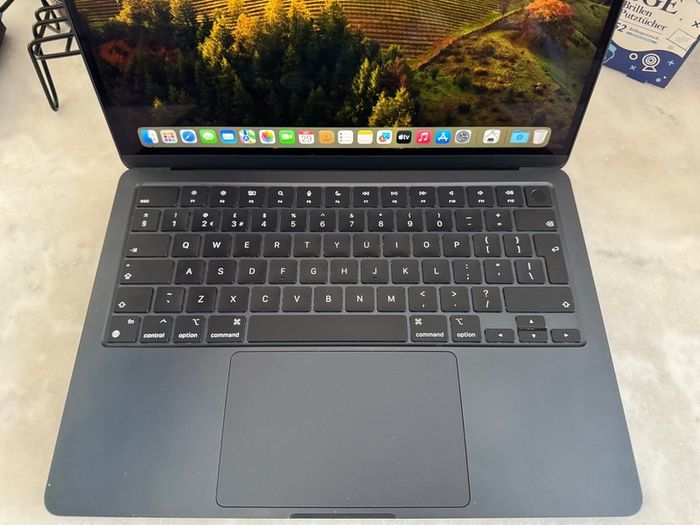 MacBook Air M2 13-inch (2022) for sale.