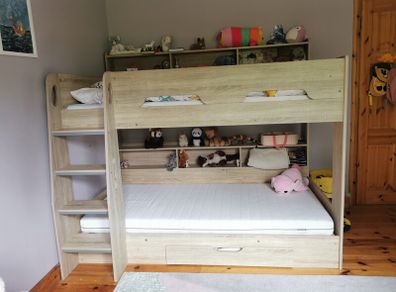 Bunk bed