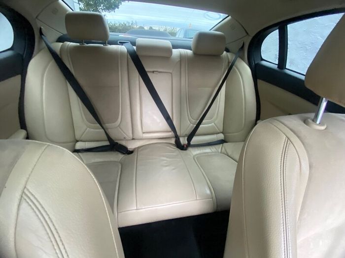 Jaguar XF 2012