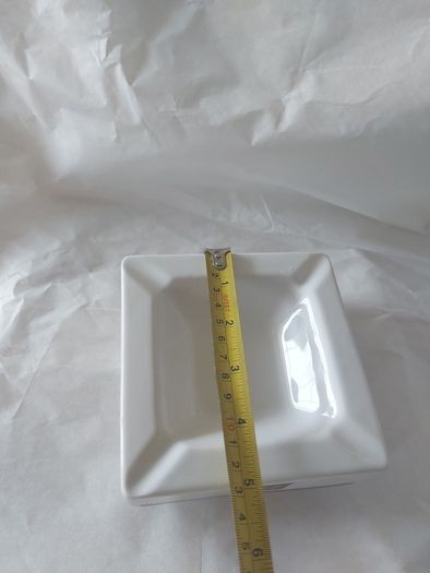 Silk Cut square ashtray ,collectors item, with smoking bans advertising bans on ashtrays for health reasons, price includes post to anywhere in Ireland thank you,,see pictures for condition ,take as is,litte pitting on glaze ,sold as is.