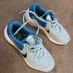 NEW Nike Running Shoes EU 41  Unworn