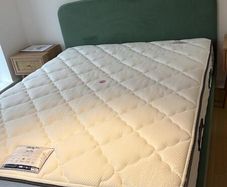 Brand New Respa Harley Mattress  King  Never Used