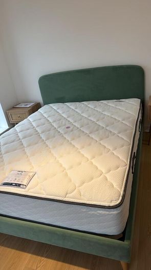Brand New Respa Harley Mattress  King  Never Used