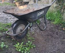 Bobby wheelbarrow
