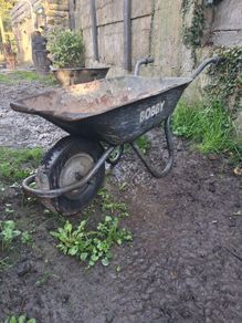 Bobby wheelbarrow