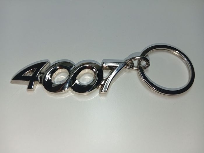 Keyring / Key Ring - Peugeot - 4007 - Suv - Monogram - Logo - Metal