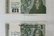 2x UNC Irish old banknote 1 pound consecutive serial nr 1986