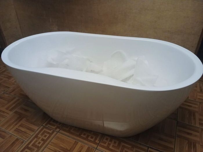 Freestanding Bath Brand New SONAS Andrea 1415mm