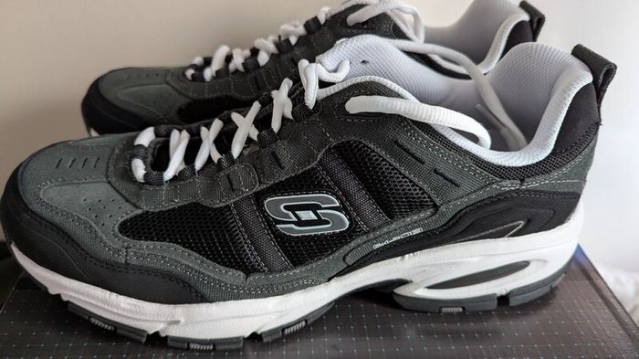 Skechers Trainers (new)