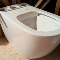 Toilet seat