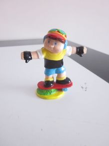Vintage 1997 Cabbage Patch Boy/Skateboard Fig.