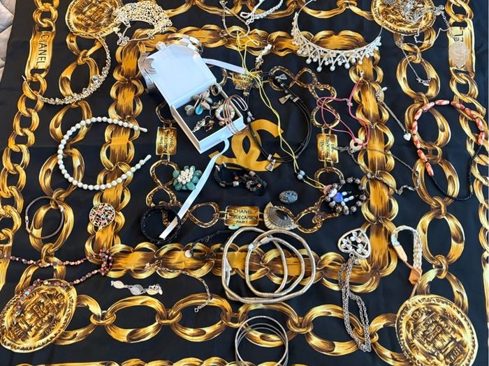 Mix of jewelery
