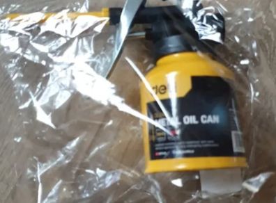 Oil can metal lubricator 180ml grease pot