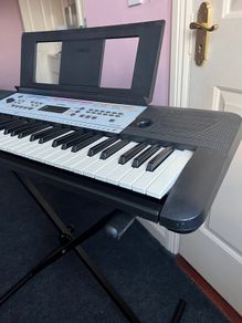 Yamaha YPT-260 Keyboard + Stand Stagg