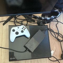 xbox one, controller, and monitor 60hz