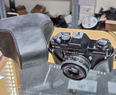Praktica B100 electronic Pentacon 50mm f/2.4 MC SLR 35mm Film Camera
