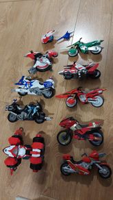 Power Rangers motorbikes / toys