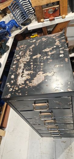 metal set of drawerw