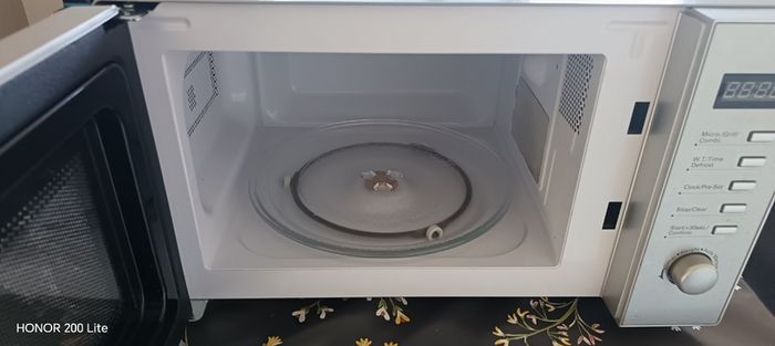 Microwave oven