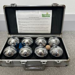 Garden games - Petanque / Boules Set - 8 Metal Boules in Carry Case