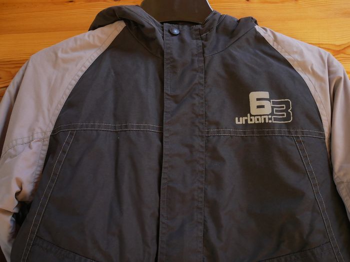 Boys jacket. Age 10 yrs/140cm. Dark grey.