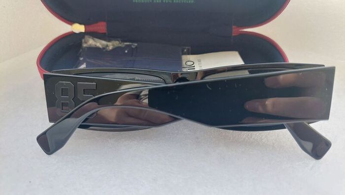 Seasonal Hit  Brand New Tommy Hilfiger  Jeans Sunglasses