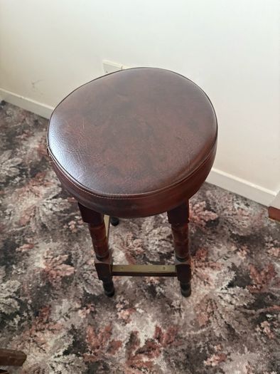 3 Bar Stools