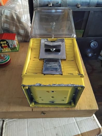 Gumball machine