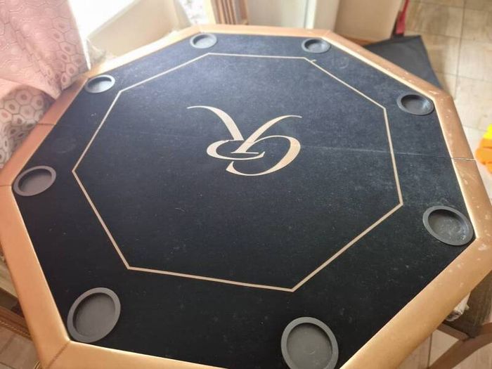 Poker table
