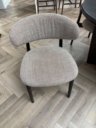 Table & chairs