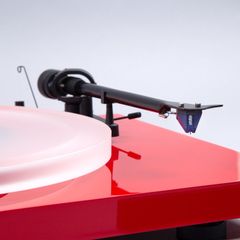 Project Carbon Esprit SB with Upgraded Acrylic Platter and top Ortofon 2M Blue Stunning condition like New