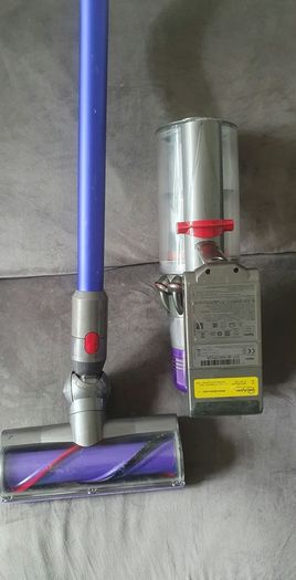 Dyson V11