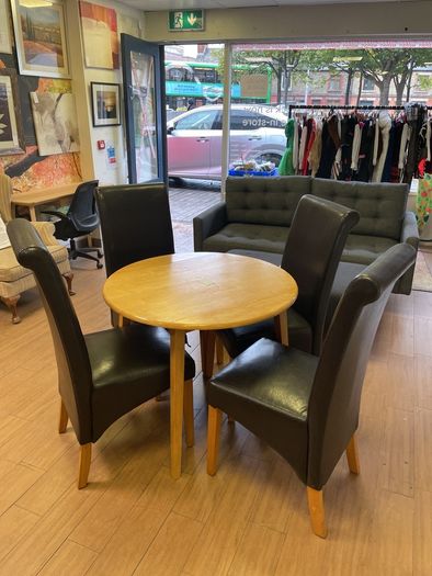 table + 4 chairs