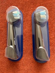 2x Oral-B iO toothbrush heads