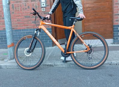 Carrera bicycle