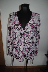 Lovely floral blouse long sleeve size UK18 EU46 Postage included