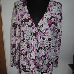 Lovely floral blouse long sleeve size UK18 EU46 Postage included
