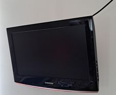 TV/DVD player with wall mount