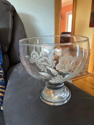 Vintage footed etched glass bowl with floral design