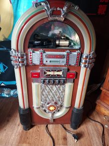Retro style CD and radio jukebox