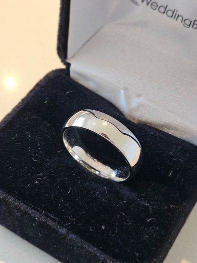 18k White Gold Men's Wedding Band