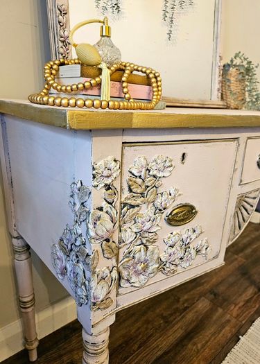 Dressing table